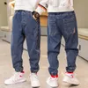 Jeans pojkar denim baby stretch byxor våren hösten buntade fot barn casual byxor 230830