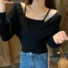 Kvinnors tröjor Retro Fake Twopiece Tshirt LongSleeved Hanging Neck Black Top Sticked Slim Fit Women Spunautumn Sexy 230830