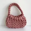 Abendtaschen Casual Häkeln Frauen Schulter Gestrickte Dame Handtaschen Handarbeit Gewebt Niedliche Kleine Einkaufstasche Trend Weibliche Geldbörsen Winter 230831