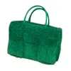 Осень и зима Новая большая мощность плюшевая сумочка для сплайсинга простая мягкая сумка с небольшим дизайном женской сумки 230831