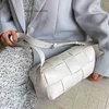 Tasarımcı Çanta Tote Çanta Şeker Mini Jodie Küçük Kare Cowhide Örme Çok Yönlü Moda Koltuk Deri Bir Omuz Crossbody Boston Bives