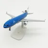 Aircraft Modle 20cm Diecast MD-11 Model KLM American World Cargo Airlines Airplane z bazową lądową koła zębatego samoloty chłopięce zabawki 230830