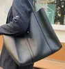 【code:OCTEU03】Luxurys Designers Sacs Sac à main Femmes Sac à provisions Grande Quantité High Quanlity Femelle Sacs à bandoulière Grande marque Noir et Blanc Couleur