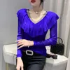 T-shirt da donna 2023 Autunno Inverno Design originale T-shirt da donna con scollo a V Maglia a maniche lunghe Scavata con diamanti Ruffles Top