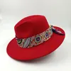 Berets Fashion Ribbon Akcesoria Fedoras Kapelusz dla kobiet i mężczyzn Autumn Panama Jazz Cap Cap Style Elegancki retro Fedora Wide Brim