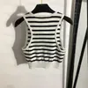 Diseñador de camiseta de talla grande para mujer Conjunto de faldas de camiseta de punto para mujer Falda de chaleco de punto sin mangas a rayas sexy INS Moda Street Style Knits C5DJ