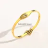 Bangle Designer Branded armbanden Dames Bangle Luxe Designer Letter Bracelet Crystal 18K Gold vergulde roestvrijstalen bruiloftliefhebbers Gift Sieraden T230301