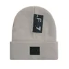 Modedesigner män vinter beanie högkvalitativ unisex stickad bomull varm hatt klassisk sportskalle mössor damer casual utomhus randkap