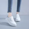 Mode hotsale kvinnors flatbräda skor vitrosa vit-lila våren casual skor sneakers