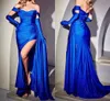 Robes de bal sirène bleu royal sexy pour femmes, plus la taille hors épaule paillettes plissées côté haut fendu étage longueur Aso Ebi soirée formelle Pageant robes personnalisées