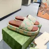 Kvinnliga män broderi designer tofflor sandaler sommarplattform vit svart beige sandal damer glida toffel varumärke avlägsnar flip flop lyx strandskor 35-45