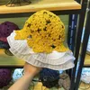 Cappelli a tesa larga Hollow Garden Eyelash Lace Handmade Crochet Ruffle Hollowing Out Acrylic Leisure Lady Sun Cap Women Hat