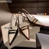 فستان أحذية Mkkhou Fashion Sandals جديدة عالية الجودة الجلدية مدببة إصبع القدم ملونة عالية الكعب عالي مزاج ركاب النساء أحذية 230301