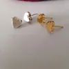 Tasarımcı Küpe Kulak saplamaları sallangısı avize erkek aşk şekli lüks saplama küpeleri kadınlar için küpeler eşsiz mektuplar cilalı kalpler metal lüks mücevher