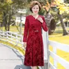 Casual jurken vintage fluwelen jurk vrouwen lange mouw slanke zijkant ritssluiting knie lengte elegante feestvestidos rood 5xl