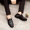 2023 Mens Classic Designer Dress Shoes Slip On Party Wedding Business Casual Loafers Män varumärke Formell kostymskor Storlek 38-45