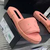 Tasarımcı Kadın Terlik Platform Sandalet Topuklular 2cm Rafya Espadrilles Buzağı Klasik Klasik Pembe Slip-On Slayt Açık Plaj Ayakkabı Bayanlar Yaz için Büyük Boyut