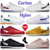 2023 Classic Cortez basic heren hardloopschoenen Forrest Gump Stranger Things triple zwart Oregon wit metallic goudheren dames sportschoenen Designer sneakers