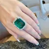 Klusterringar 2022 Japanska och koreanska populära högkvalitativa Fashion Emerald Ring Ladies All Match Birthday Party High End Luxury Jewelry Gift G230228