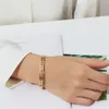 Bangle Classic Design Roman siffror Rostfritt stål Sex Zircon Gold Color Charm Armband Fashion Jewelry Luxury Accessories for Women