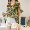 Kvinnors blusar Kvinnor Floral kortärmad skjorta Kvinnlig V-ringad veck Slim T-shirt damer off-shoulder Chiffon Summer Blus Sunscreen Coat