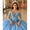 Crystal Princess Quinceanera de manga longa azul-céu Vestidos fora do ombro Apliques em camadas de ombro Diplinado Corsário Vestido de 15 Anos