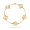 Fashion Charm Armband Classic 4Four Leaf Clover Designer smycken guld armband armband för kvinnor män halsband kedja eleganta smycken 01