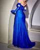 Sexy Royal Blue Mermaid Prom -jurken voor vrouwen plus size off schouder lovertjes plooien hoge zijde split -vloer lengte aso ebi formele avond optocht jurken aangepast