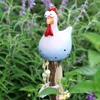 Dekorativa föremål Figurer Creative Yard Art Decor Chicken Garden Lawn Plug Funny Hen Rooster Ornamente inomhus utomhus bakgård dekorationer vindklocka 230228