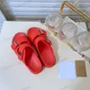 2023 Designer Hybrid For Womens Sliders Sandaler Tofflor Tofflor Överdimensionerad gummipool Slide Plattform Sandal Spänne Kvinna Sommar Sport Träningsskor Flip flops