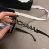 En Kaliteli Lüks Desigers Güneş Gözlüğü Polaroid Lens Tasarımcısı Kadınlar için Goggle Kıdemli Gözlük Kadınlar İçin Kıvrımlı Çerçeve Vintage Metal Güneş Gözlükleri Kutu