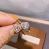 Pierścienie klastrowe luksusowe eleganckie brazylijskie początkowe pierścienie w stosy dla kobiet ślubne CZ Pierścienie palców serce regulację Pierścień Bohemian Beach Jewelry J1948 G230228