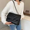 지갑 V- 라인 크로스 바디 스토어 정리 지갑 도매 및 여성용 Saccoche Shoulder 2023 Fashion SAC 핸드백 BOLSAS 손잡이가있는 주요 여성