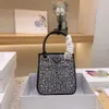 Tasarımcı Totes Luxurys çanta Kadın Çanta Düz Renk Mektup Üçgen Mizaç Çok Yönlü Bayanlar Telefon Çantası Elmas Omuz Çantaları Cüzdanlar İyi Güzel Pochette 2023