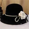 Boinas francesas Camellia Pearl Pequena perfumada Hepburn Black Top Hat Po Studio Retro Bridal Hatberets