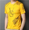 남자 티셔츠 2023 여름 새로운 짧은 슬리브 남성 티셔츠 한국어 버전 인쇄 세련된 둥근 목 얼음 얇은 반 소매