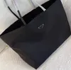 Black Nylon Водонепроницаемые сумки для сумочков для женщин роскошные дизайнеры суммируют дамы.