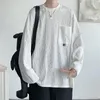 Hommes T-shirts 3d Plis Texture Automne Hiver À Manches Longues Hommes Chemise Lâche Style Coréen O Cou Mode Casual Vêtements Surdimensionnés Tops Blanc