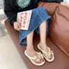 Slippers Summer Women Mite Clip Flip Flops Shouse Женская платформа на открытая мода пляжные сандалии Ladiew. Служебные слайды Y2302