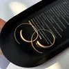 Kolczyki obręcze Fashion Fine 14 -krotnie złota matowa matowa mroczna konsystencja dla kobiet dziewczyna Temperament Biżuteria S925 Srebrna igła Prezent
