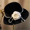 Boinas francesas Camellia Pearl Pequena perfumada Hepburn Black Top Hat Po Studio Retro Bridal Hatberets