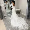 Ny ankomst Deep V Neck Sheer Mermaid Wedding Dresses With Long Lace Train Satin Bridal Dress Långärmad bröllopsklänning