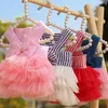 Pet listrado suspenso saia cachorro vestuário cachorrinho vestido princesa vestidos de casamento lindas lindas roupas de cachorro laço para gatos filho