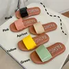 SLIPPER Summer Girl Fashion Letter Slipers Slides Kids Beach Sandalen Jelly Princess Kids Patent Pu Slippers voor Bath Swimming Indoor T230302