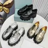 Designerska sukienka buty Monolit mokasyny buty oryginalne skórzane kobiety swobodne buty trójkąt czarny wzrost platforma trampka chmurbust patent matowy but z pudełkiem