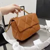 محافظ أكياس CC سيدة Lambbskin Top Real Real Leather Ceanted Flap Tote Bags Classical Fashion Womens Luxury Designer Mini Pres