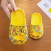 Pantofole Pantofole per bambini Estate Cartoon Stampa Ragazzi e ragazze Baotou Scarpe per bambini Suole morbide Scarpe carine Infradito per bambini ZJX T230302