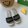 SLIPPER Summer Girl Fashion Letter Slipers Slides Kids Beach Sandalen Jelly Princess Kids Patent Pu Slippers voor Bath Swimming Indoor T230302