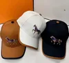 Kvinnors broderade brev baseball cap casual all-matchande sun hatt koreansk stil hårda toppmössor