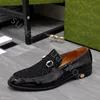 Män loafers designers klär skor lyxiga äkta läderbrun svarta herrar casual designer skor glid på bröllopssko med lådan 38-44